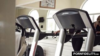 PORNFIDELITY - Kelly Madison's Weenie Milking Morning Routine