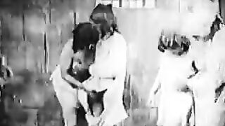 Antique Porn 1920s - Bastille Day - Curly French Gals