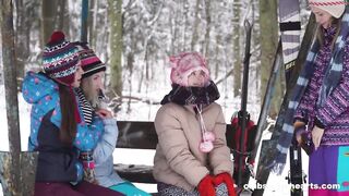 Hawt Bunnies humping in the snow