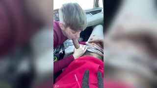 Hawt white stripper gives Becky in the car