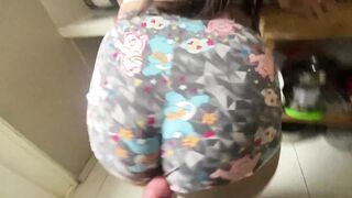 Niece caught in the vagina tempts with short shorts