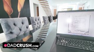 Step Daughter Harley King Eats Step Dad's Creampie Off Of Step Mamma Spencer Scott's Twat - DadCrush