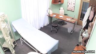 Golden-Haired honey cheats her bf with concupiscent doctor