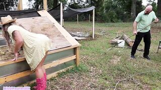 Excited Garden mother I'd like to fuck screws the Landscaper and SQUIRTS everywhere