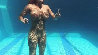 Heidi Van Excited won't frustrate u by the poolside