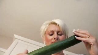 Hawt Brit Mother I'd Like To Fuck in the kitchen