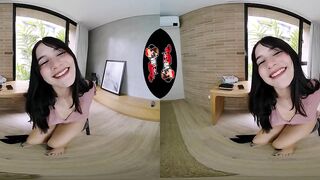 VRLatina- Super Hawt Large Butt Latin Babe VR Experience