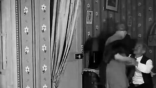 Old Chap Screws Hawt Beauties in City 1920s (1920s Vintage)