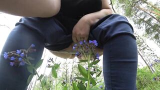 Aged big beautiful woman outdoor pissing and unshaved snatch POV.