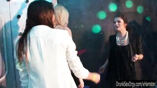 Soaked party lesbian babes fingering quims