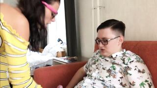 a hawt nymphomaniac angel invited a classmate to visit and drilled him at home