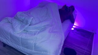 Behind the scenes. Stepmom shares daybed and bangs stepson