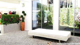 2 beauties with fantastic bodies having their 1st three-some experience!