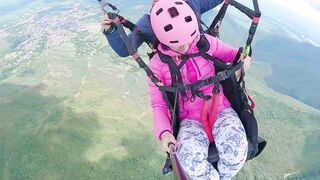 SQUIRTING during the time that PARAGLIDING in 2200 m above the sea ( 7000 feet )