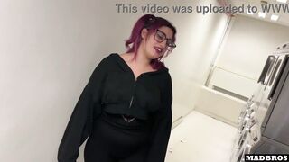 Hawt Hotty with Large Butt Drilled by two BBC in a Laundry room !!!