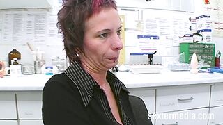 mother I'd like to fuck Patientin vom Doktor gefistet