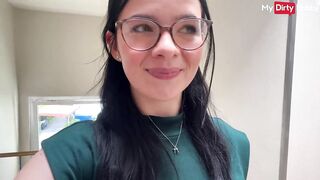 Teen (eighteen+) Amateur Roxi Ebony learns how to suck wang - MyDirtyHobby