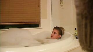 Hidden web camera hotty masturbating in baths