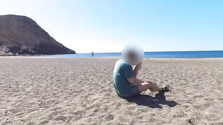 NUDIST BEACH WENCH exhibitionist amateur cutie blowjobs stranger sorrounded by old voyeur males