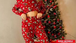 MY HAWT STEPMOM SCREW BELOW CHRISTMAS TREE! Creampie Inside Cunt