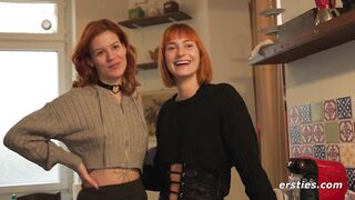 Ersties - Die sexuellen Dämonen Dolly und Mia ficken den schlafenden Toyboy in seinen Träumen