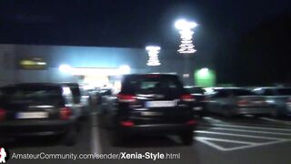 mother I'd like to fuck Xenia pisst in ihre Tashe