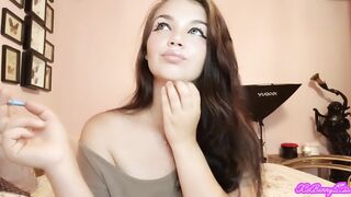 XO Bunny Thick teen lalin girl mistresse with blue eyes sensually slow smokin' in your face teasing u whilst sitting in in her bedroom