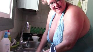 Sexually Excited Hawt Plump Aged doing the Dishes