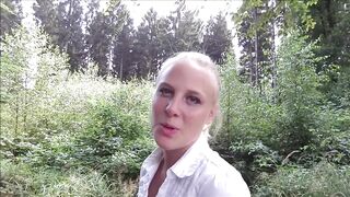 Anal Plug im prallen Leggings Arsch - Vom Spaziergänger vollgespritzt