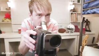 mi hermanastro me toma algunas pictures para mí trabajo y como estoy vestida de manera provocativa nos calentamos hasta el punto de que me meta la verga completo sub español ver completo tusub3.blogspot.com