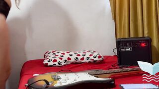 Come playgirl, we play a game, if I lose u will watch me totally out of garments, don't miss thegame