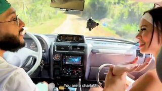 Latin babe brunette hair de enorme culo redondo es recogida y follada por gran verga dura dentro de un auto en su estrecho coño húmedo hasta que se corre!