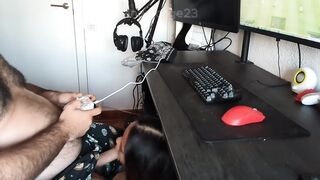 I give my boyfriend a oral-job whilst this chab plays FIFA 26 until this chab covers my face with milk.