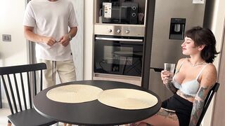 Vecina queda fuera de su casa y le ayudo a que entre... TODA, ft. badvanne (PART 01 of 03)