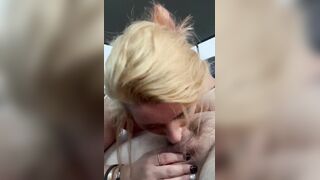Marvelous Streetwalker deepthroats a penis in the backseat of a car and takes a massive facial at the end
