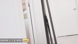 BRAZZERS - Thirsty For Dick Cherie Deville & Bunny Madison Satisfy Their Needs With The Plumber