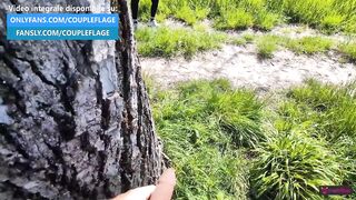 Pompino rischioso all'aperto a un guardone sconosciuto